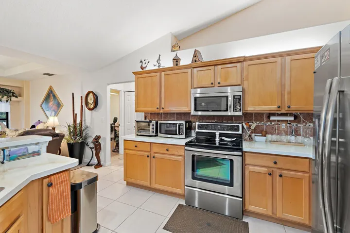 013-238SWFernleafTrail-PortSaintLucie-SM