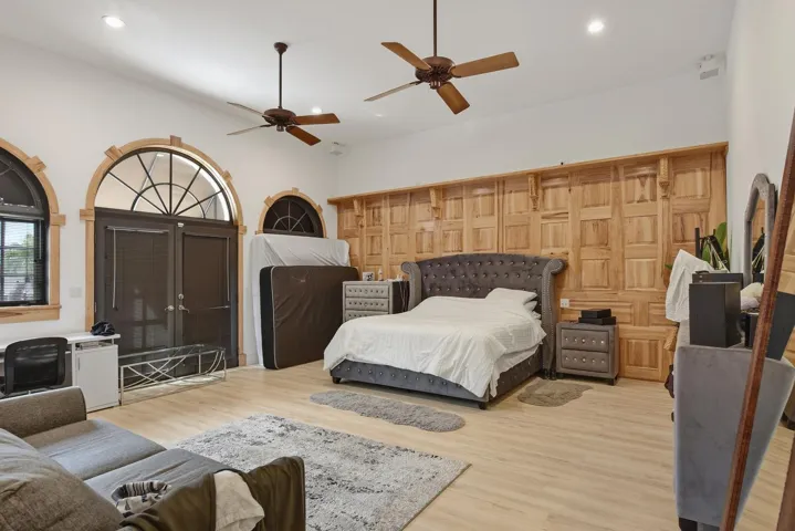 018-036-3901 NE 23rd Terr-1498x1000
