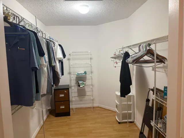 MSTR CLOSET