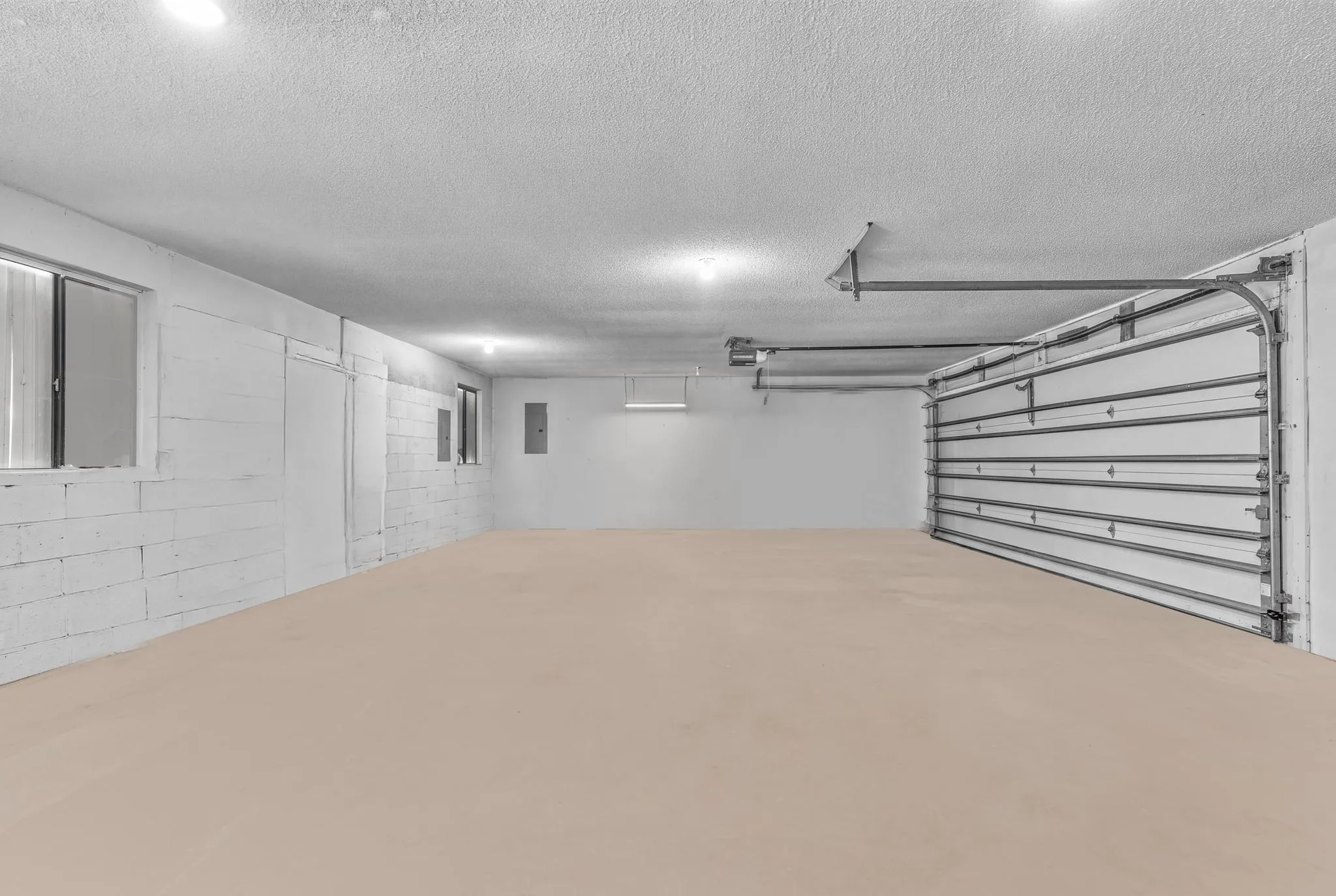 4 Car Garage Empty