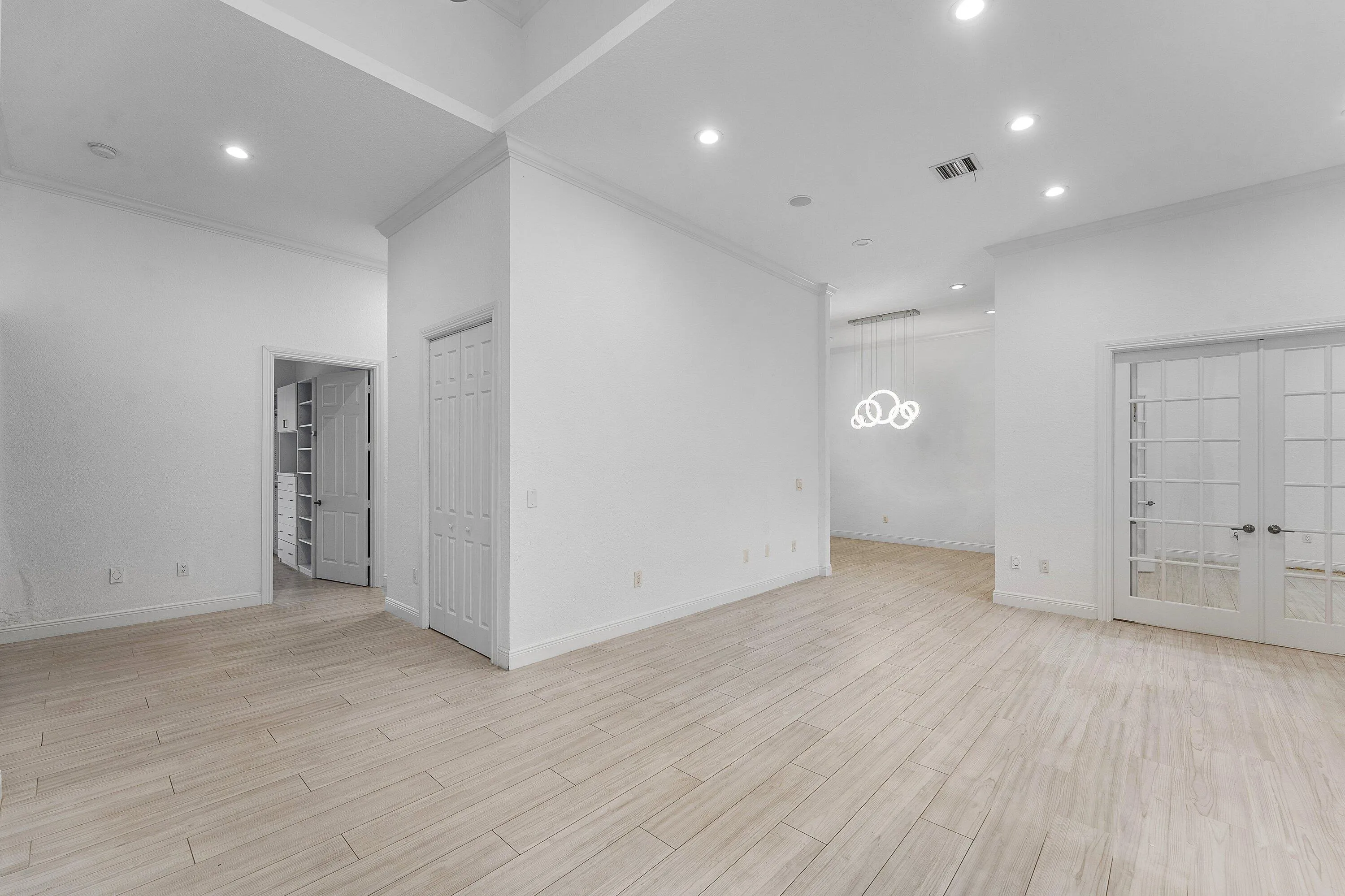 006-6821NorthGrandeDrive-BocaRaton-FL-33