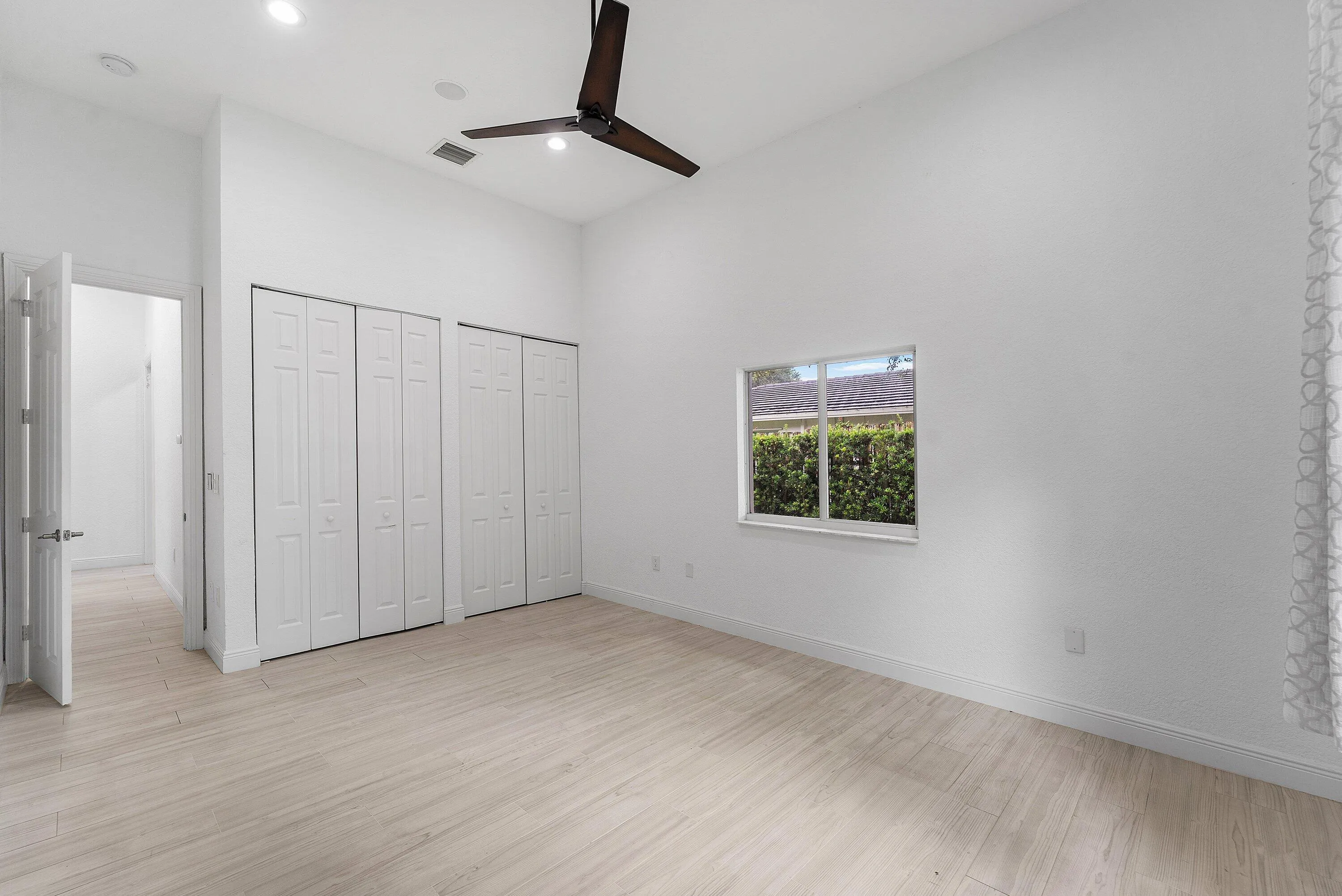 029-6821NorthGrandeDrive-BocaRaton-FL-33