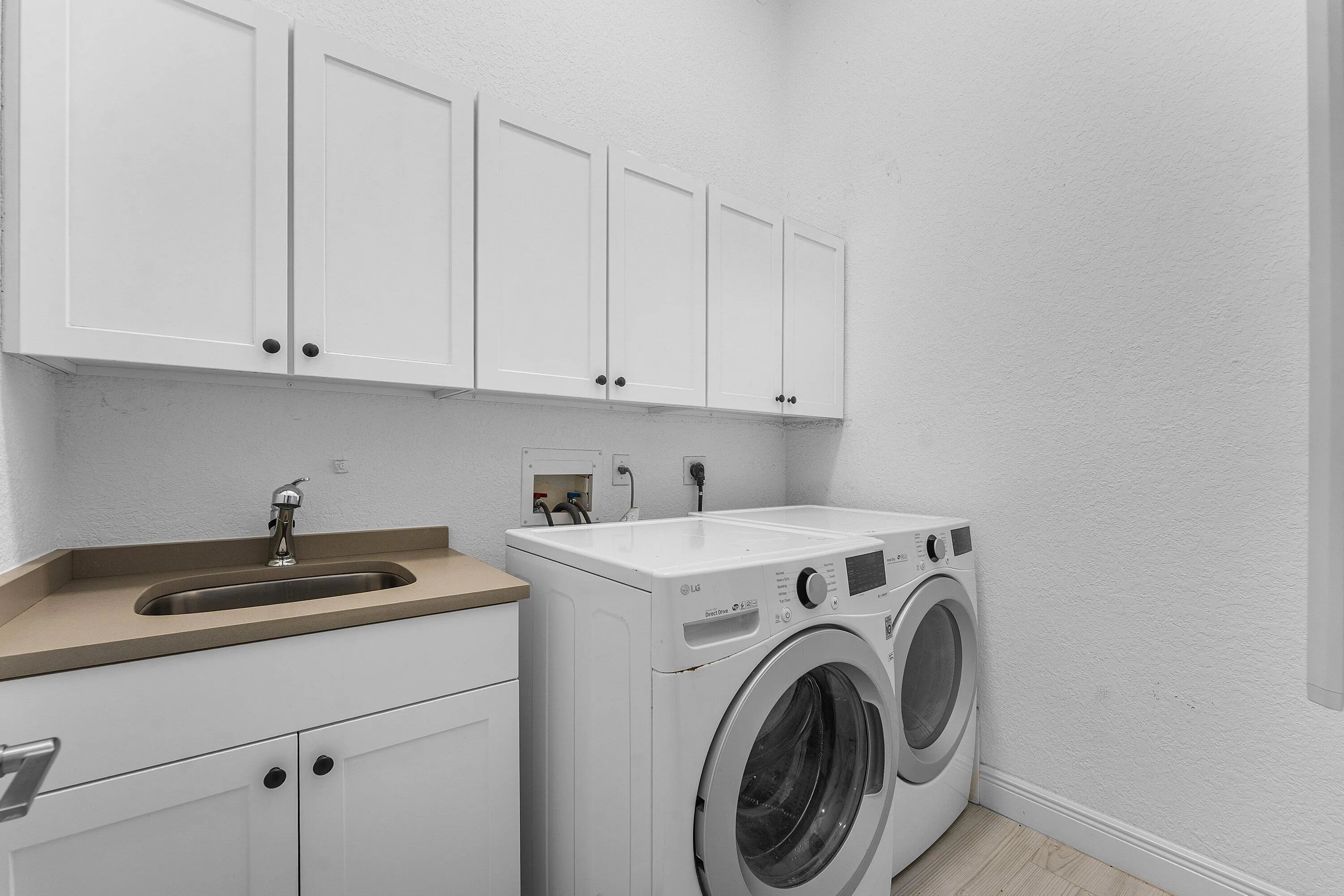 037-6821NorthGrandeDrive-BocaRaton-FL-33