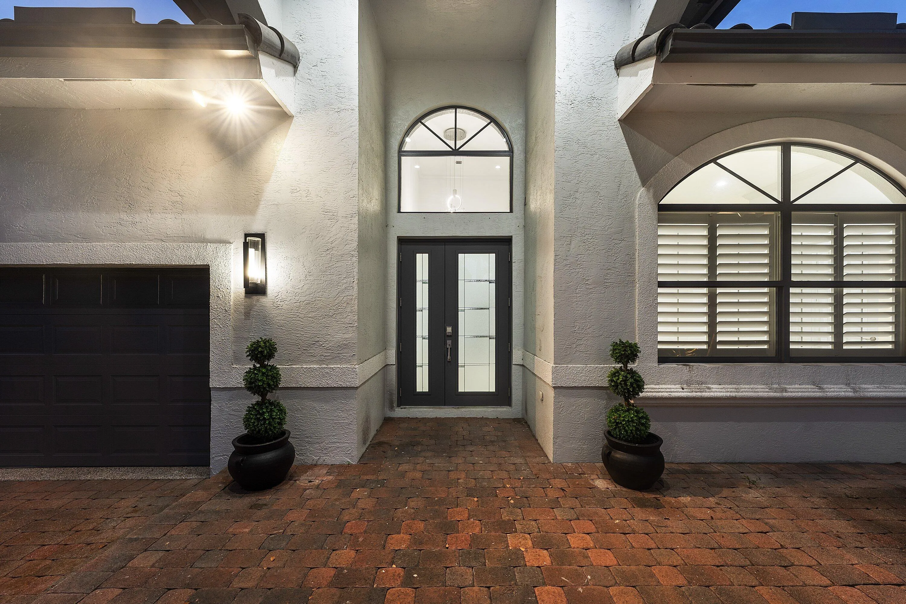 049-6821NorthGrandeDrive-BocaRaton-FL-33