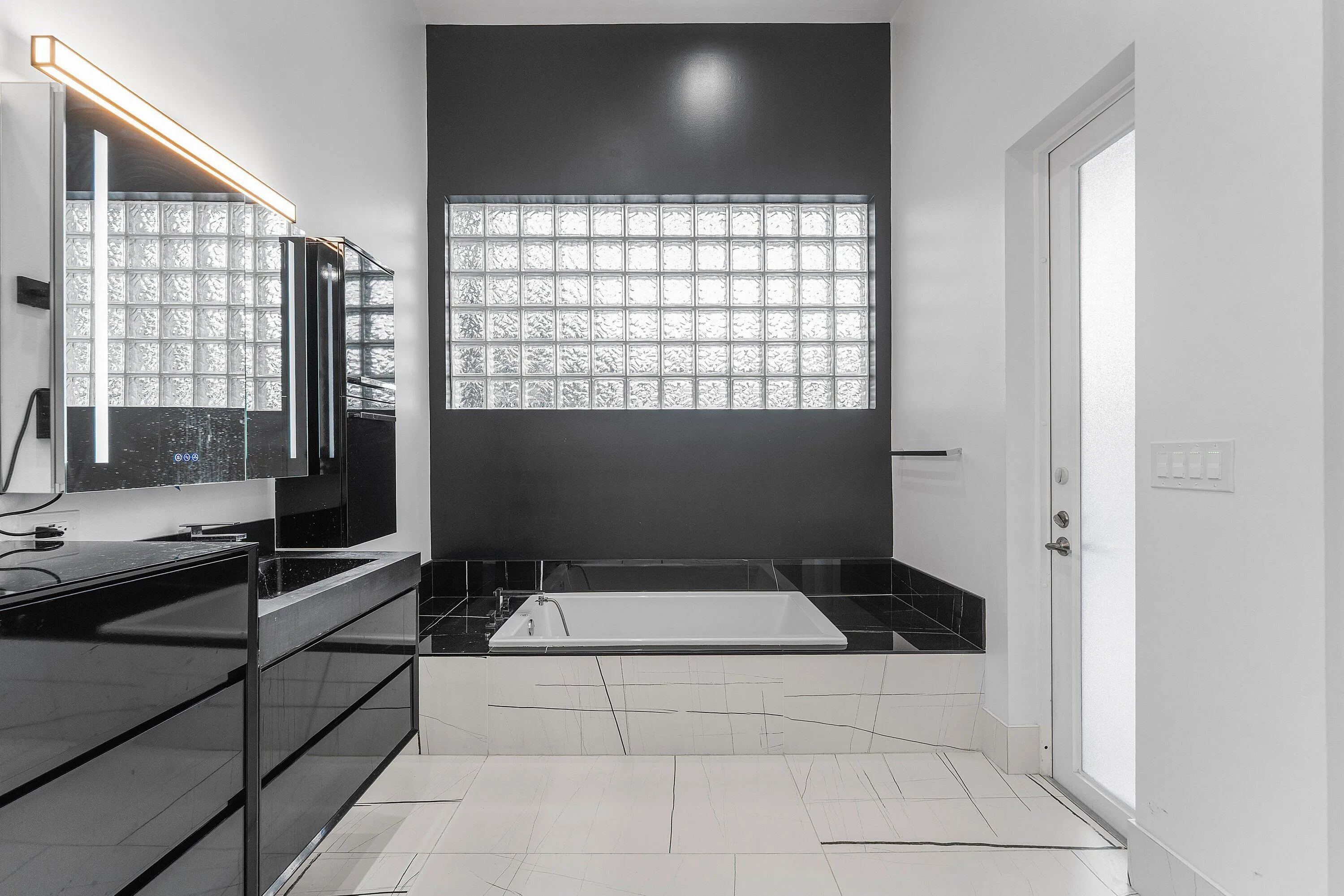 021-6821NorthGrandeDrive-BocaRaton-FL-33