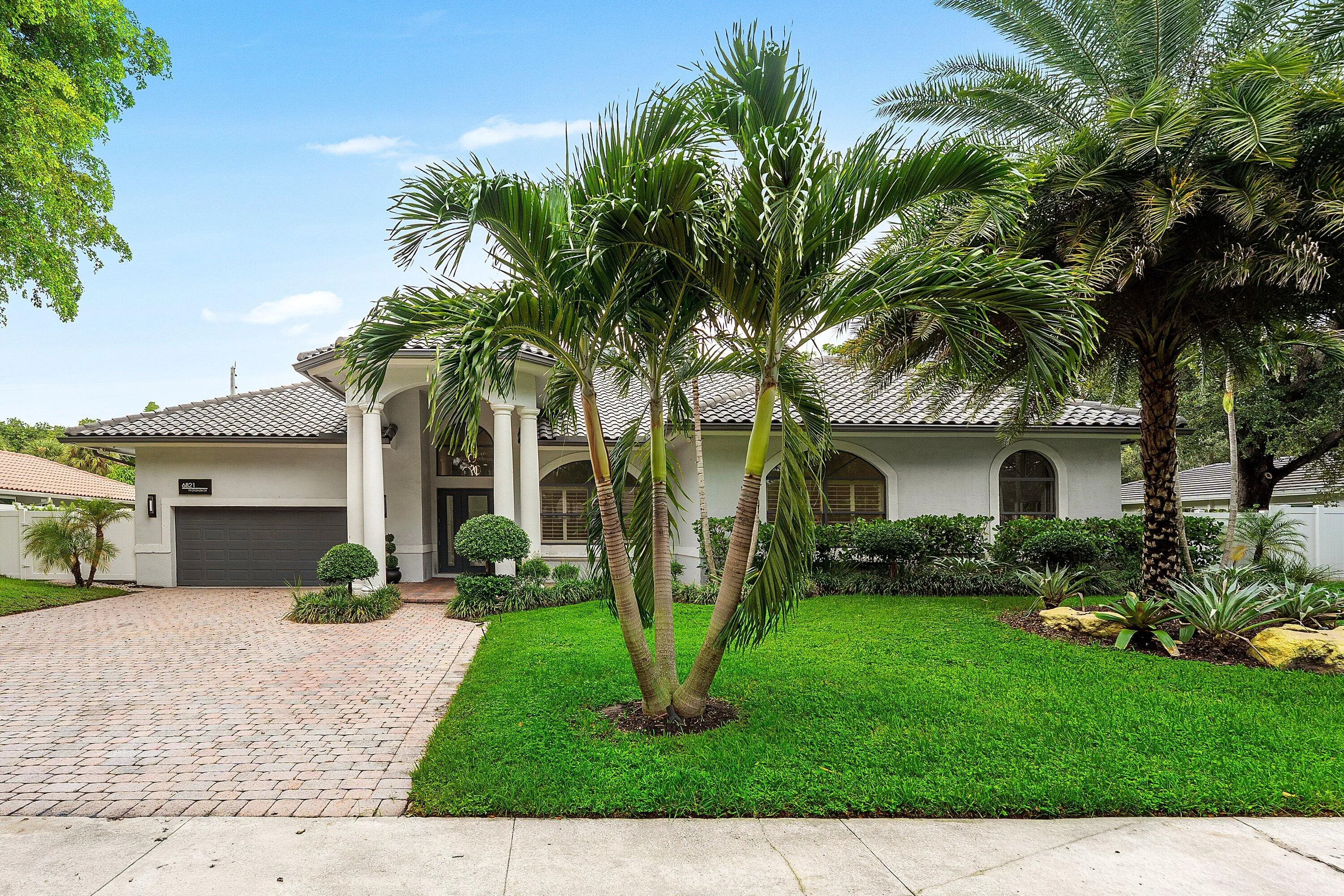 001-6821NorthGrandeDrive-BocaRaton-FL-33