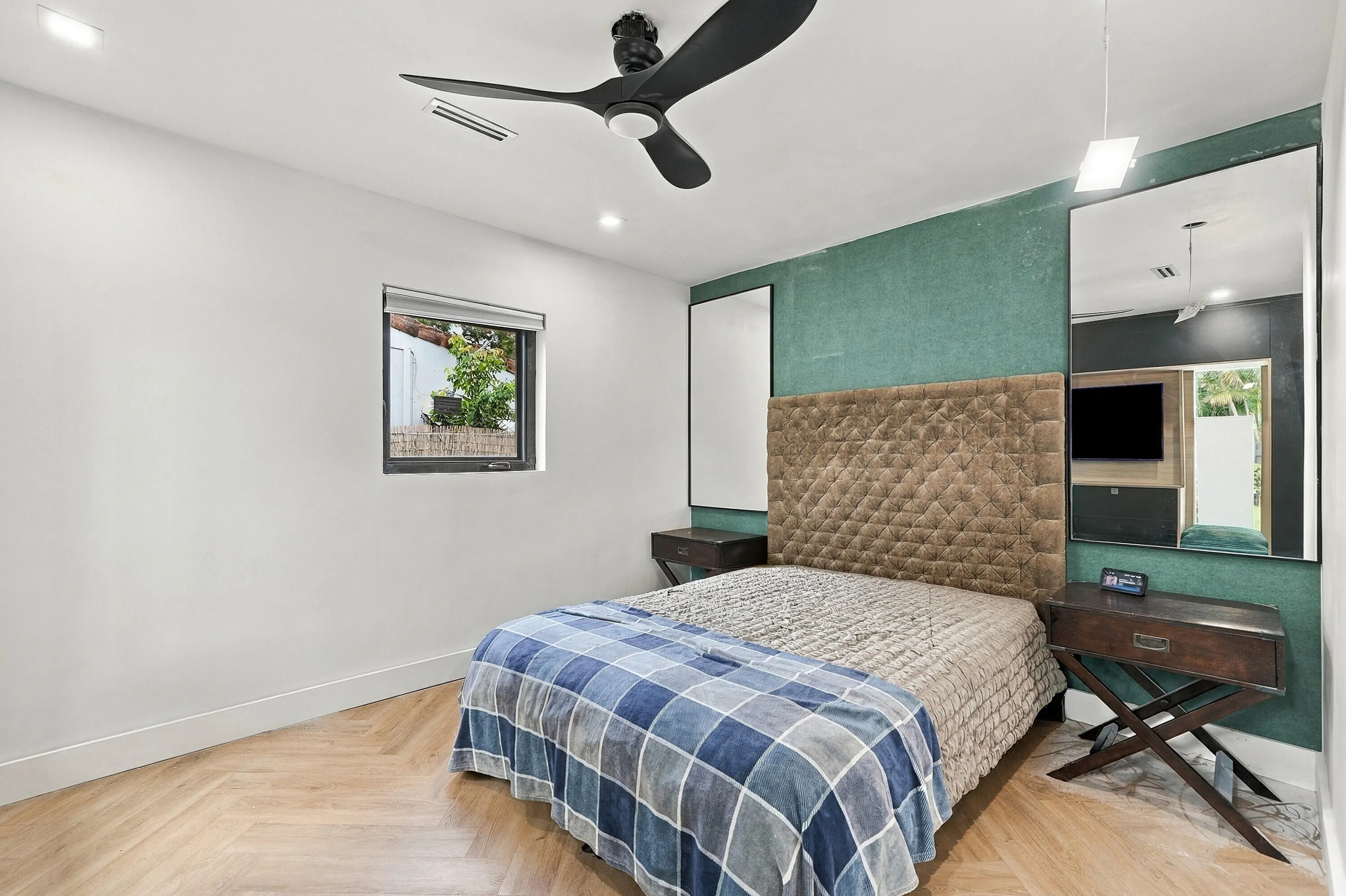 22_primary bedroom