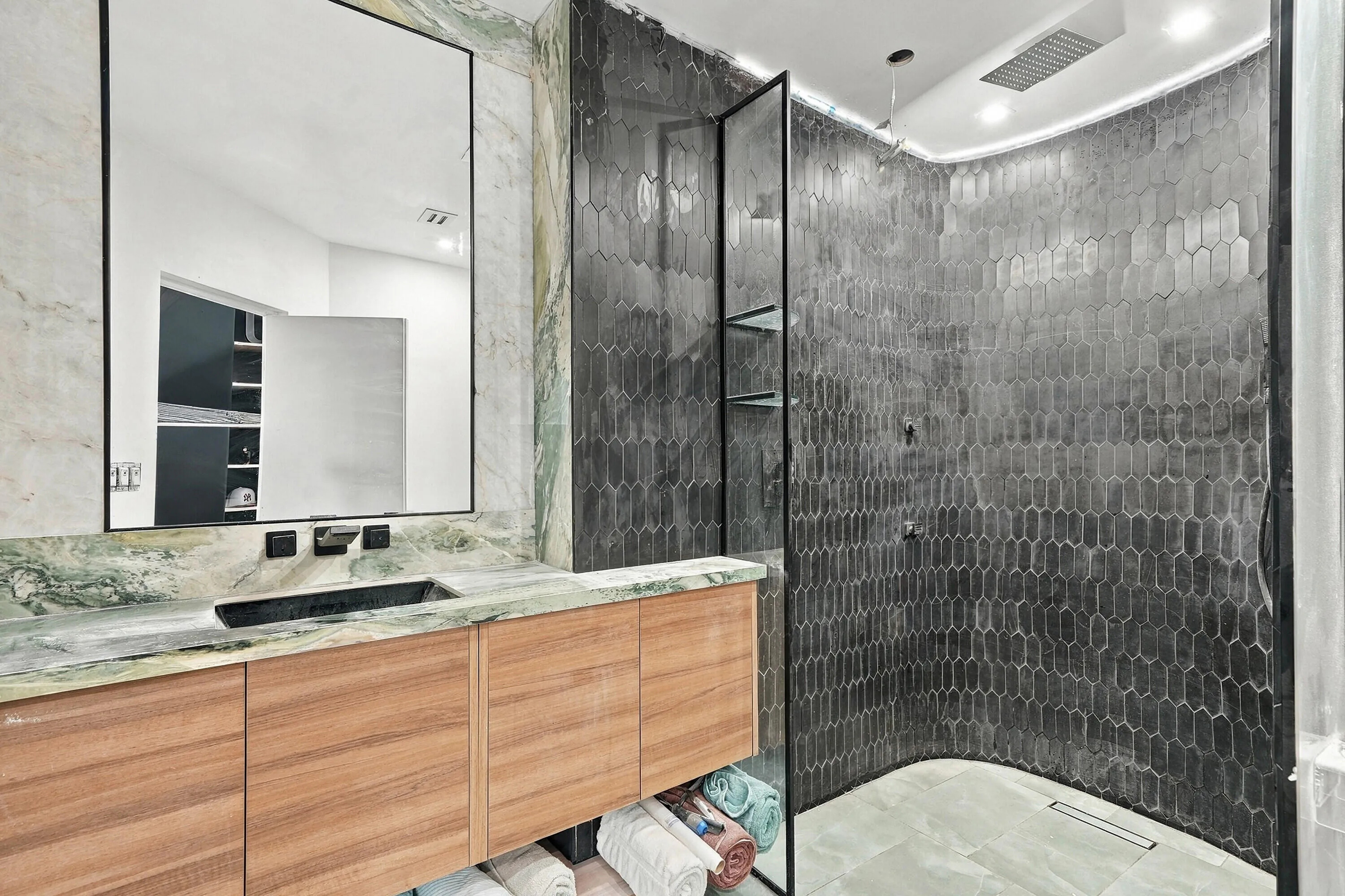 25_primary bathroom