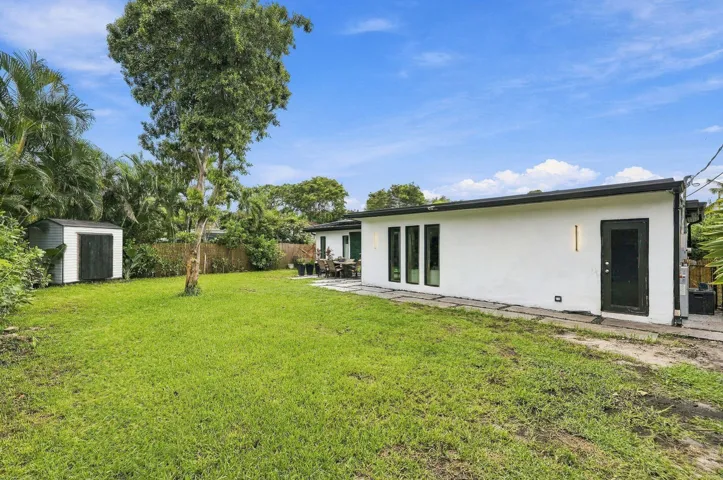 PIC-19 WILTON MANORS