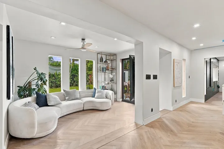 PIC-11 WILTON MANORS