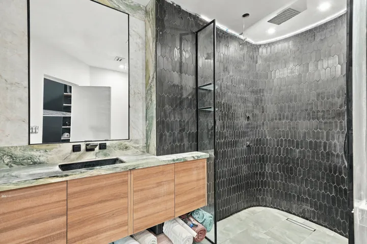 25_primary bathroom