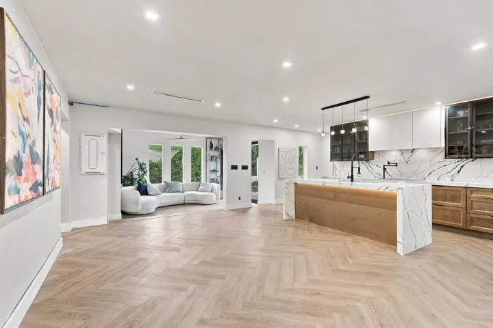 11_dining area