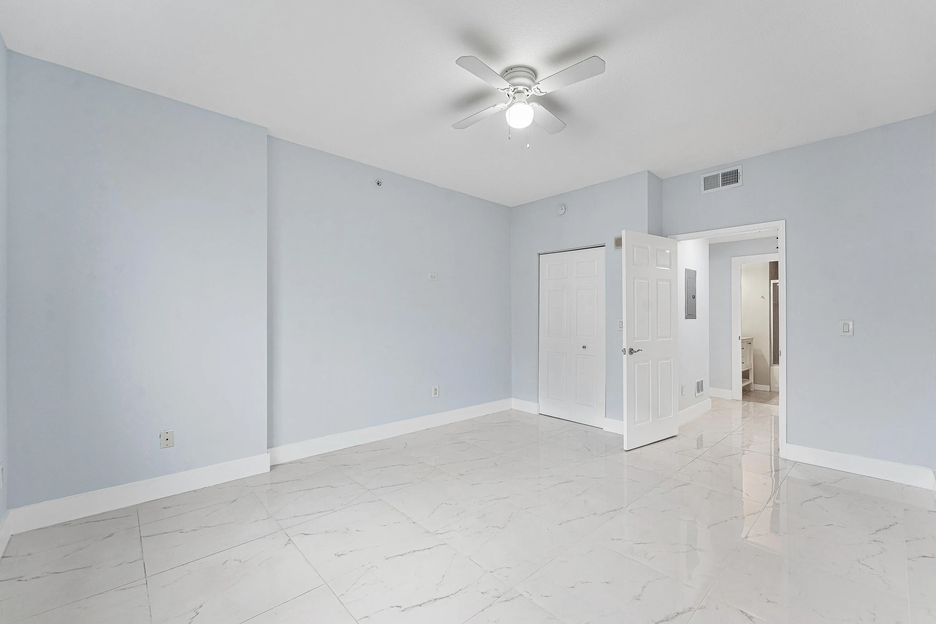 021-233SouthFederalHighway-605-BocaRaton