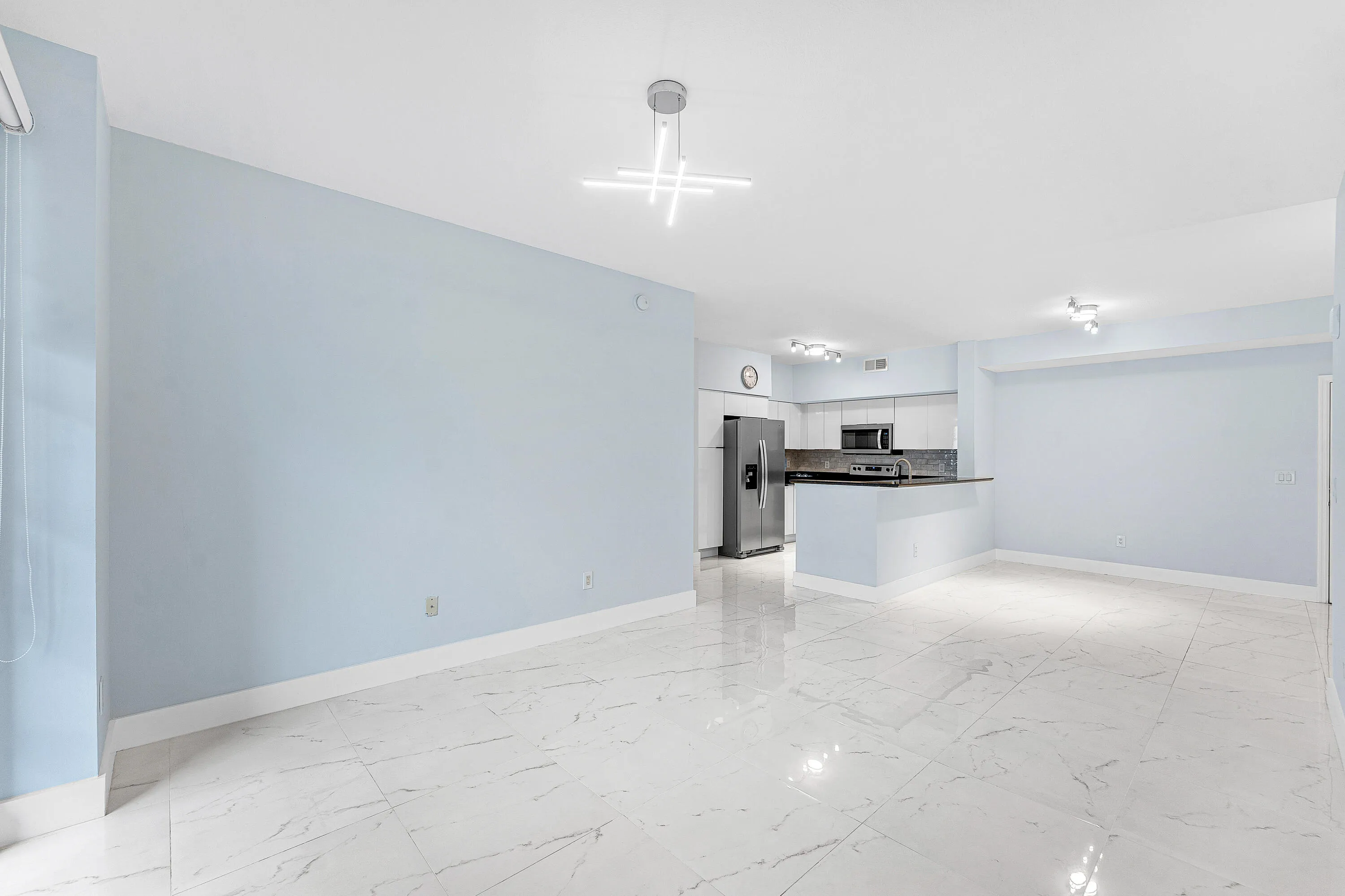 005-233SouthFederalHighway-605-BocaRaton
