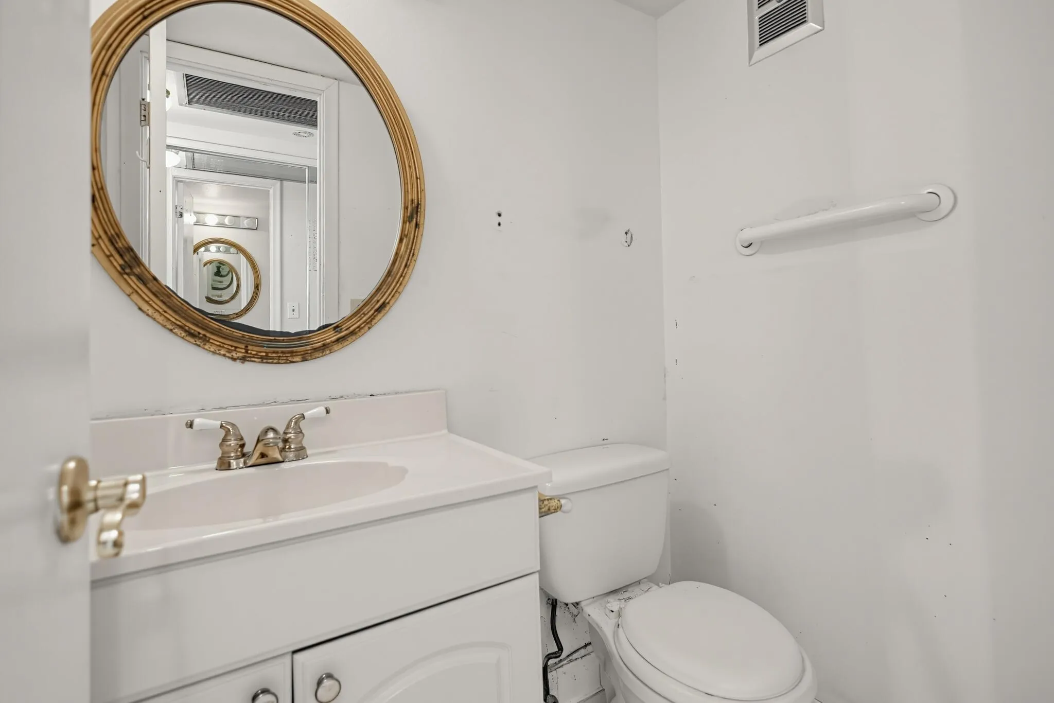 26_245_Camden_K-Bathroom-0311