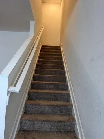 18-stairs-carpet