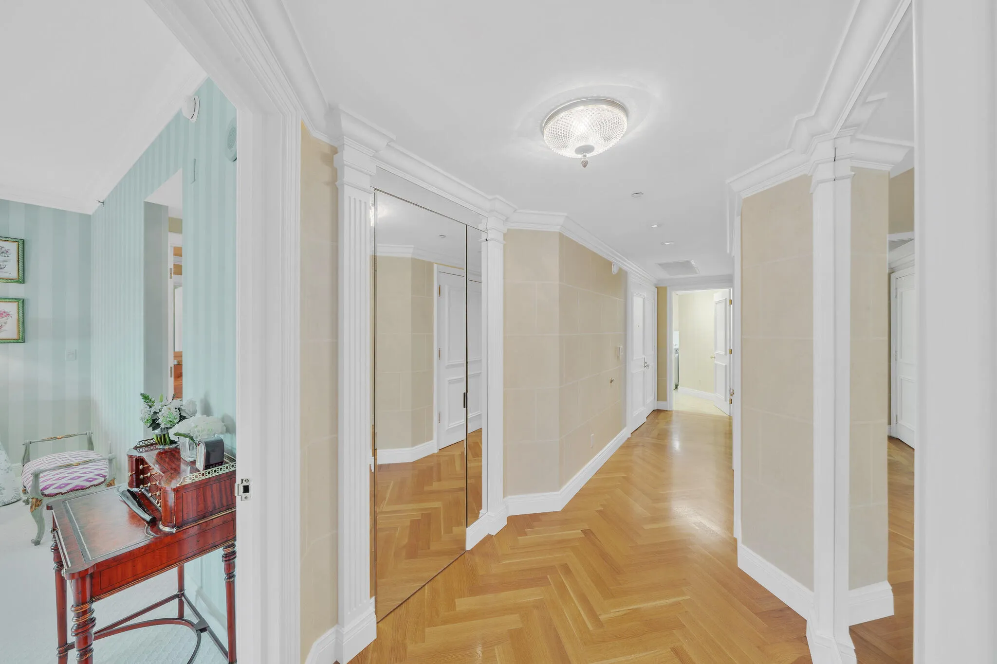 26 Foyer (1)