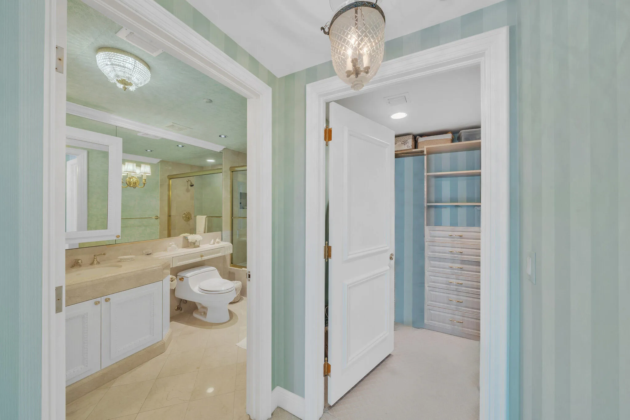 24 Guest Bedroom Suite A (3)