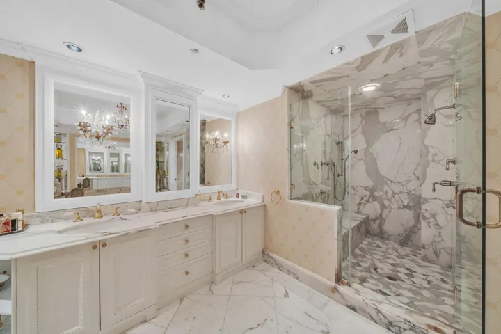 18 Primary Bathroom (5)