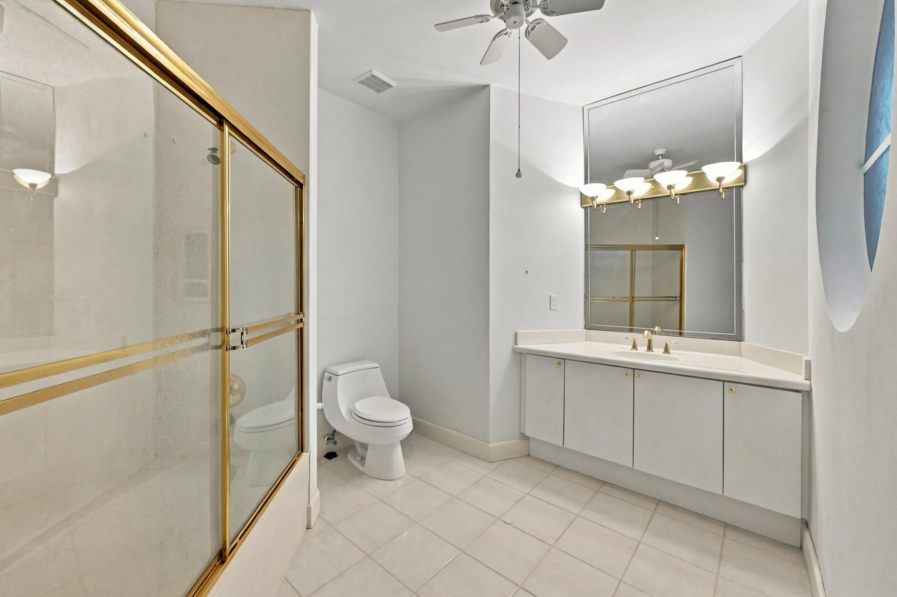 30_bathroom