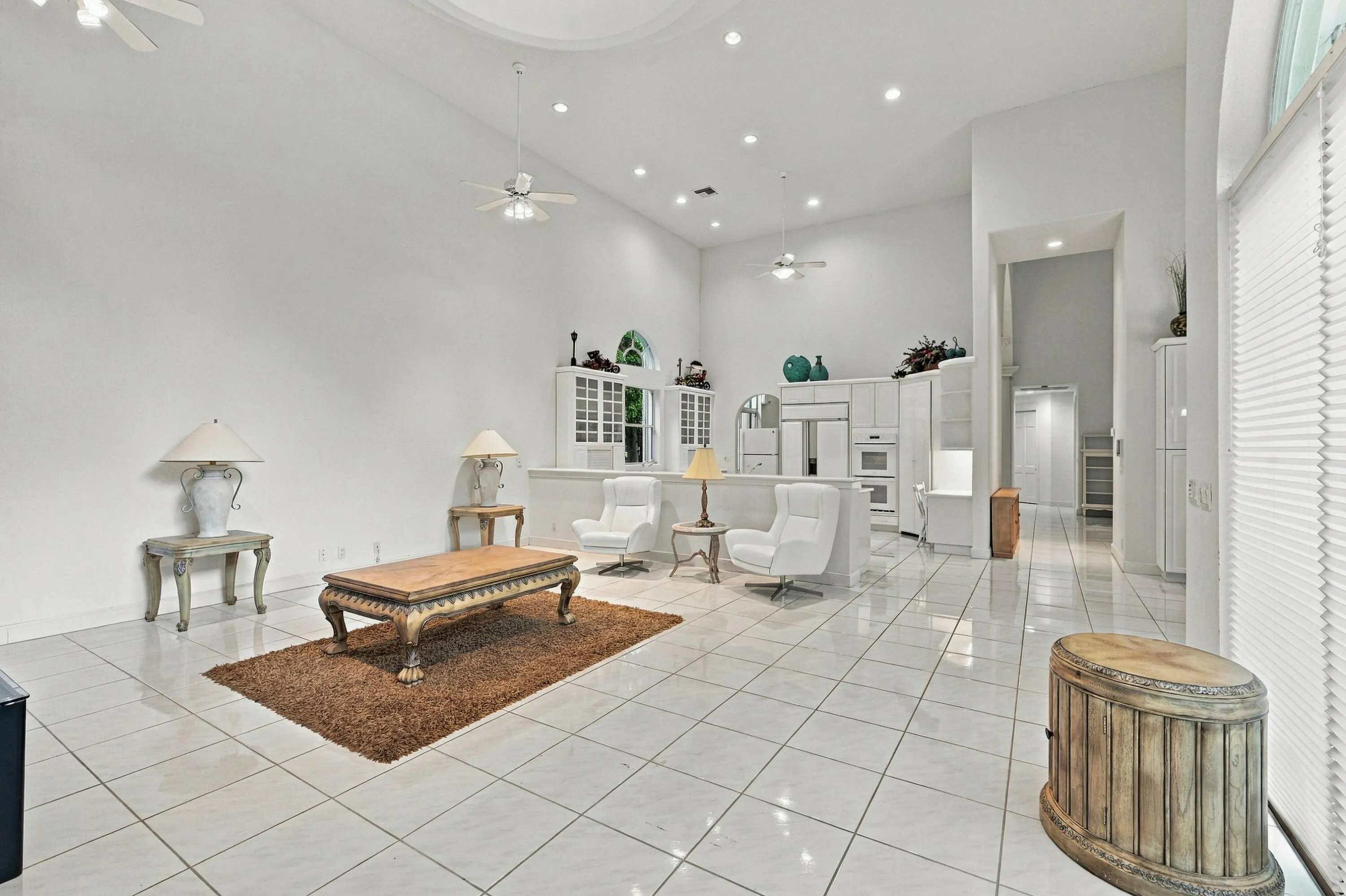 15_family room