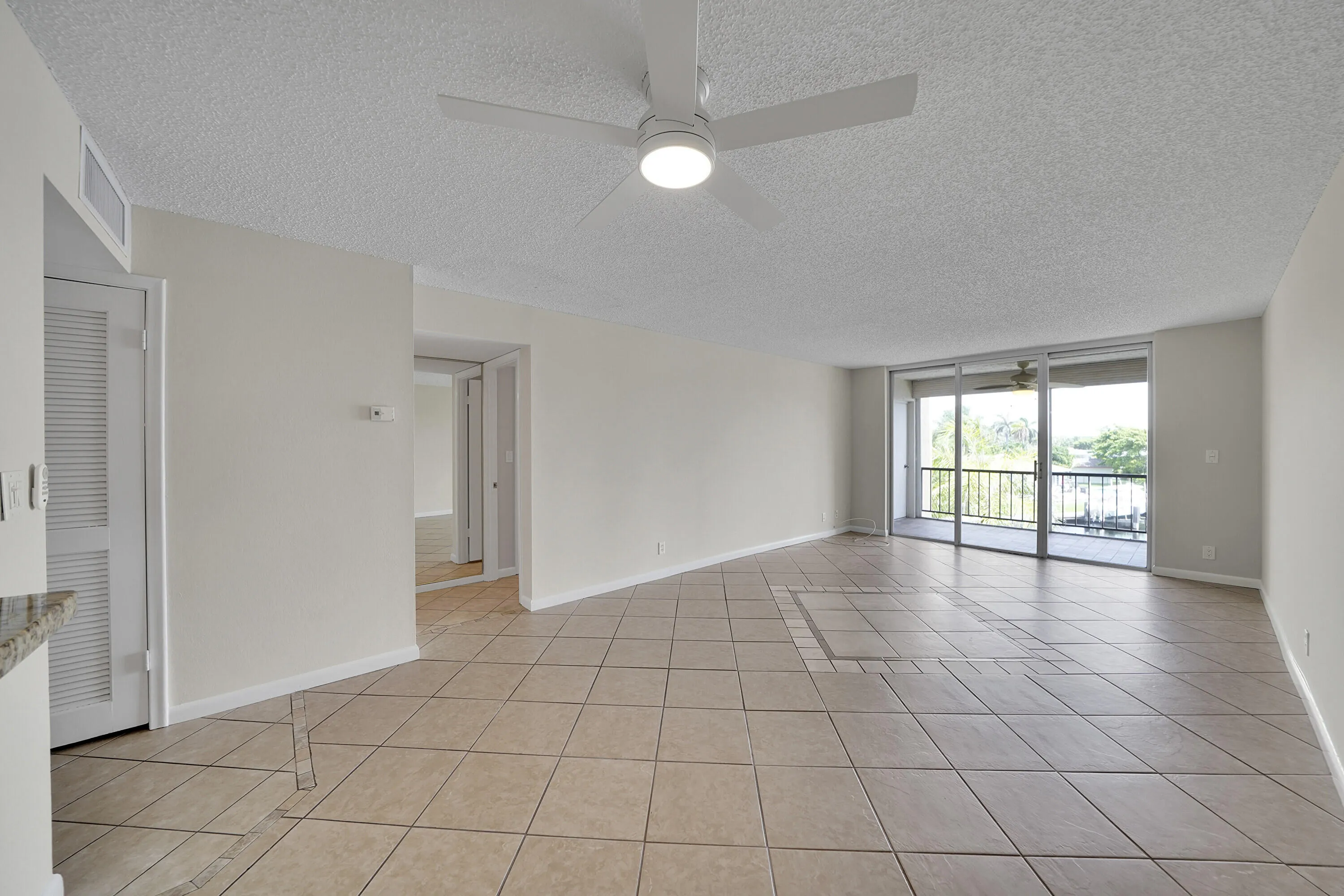 11_dining area