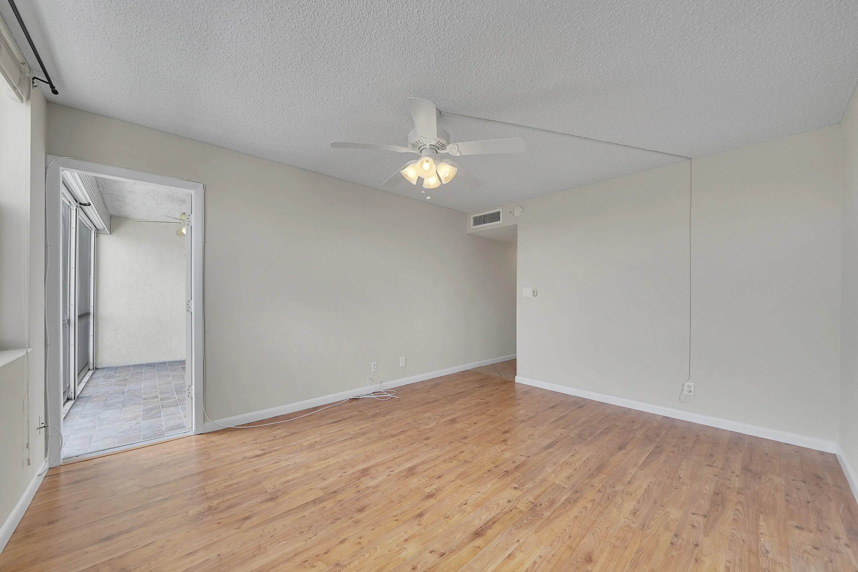 25_primary bedroom