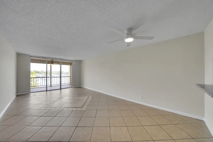 09_dining area