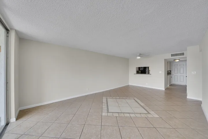14_living room