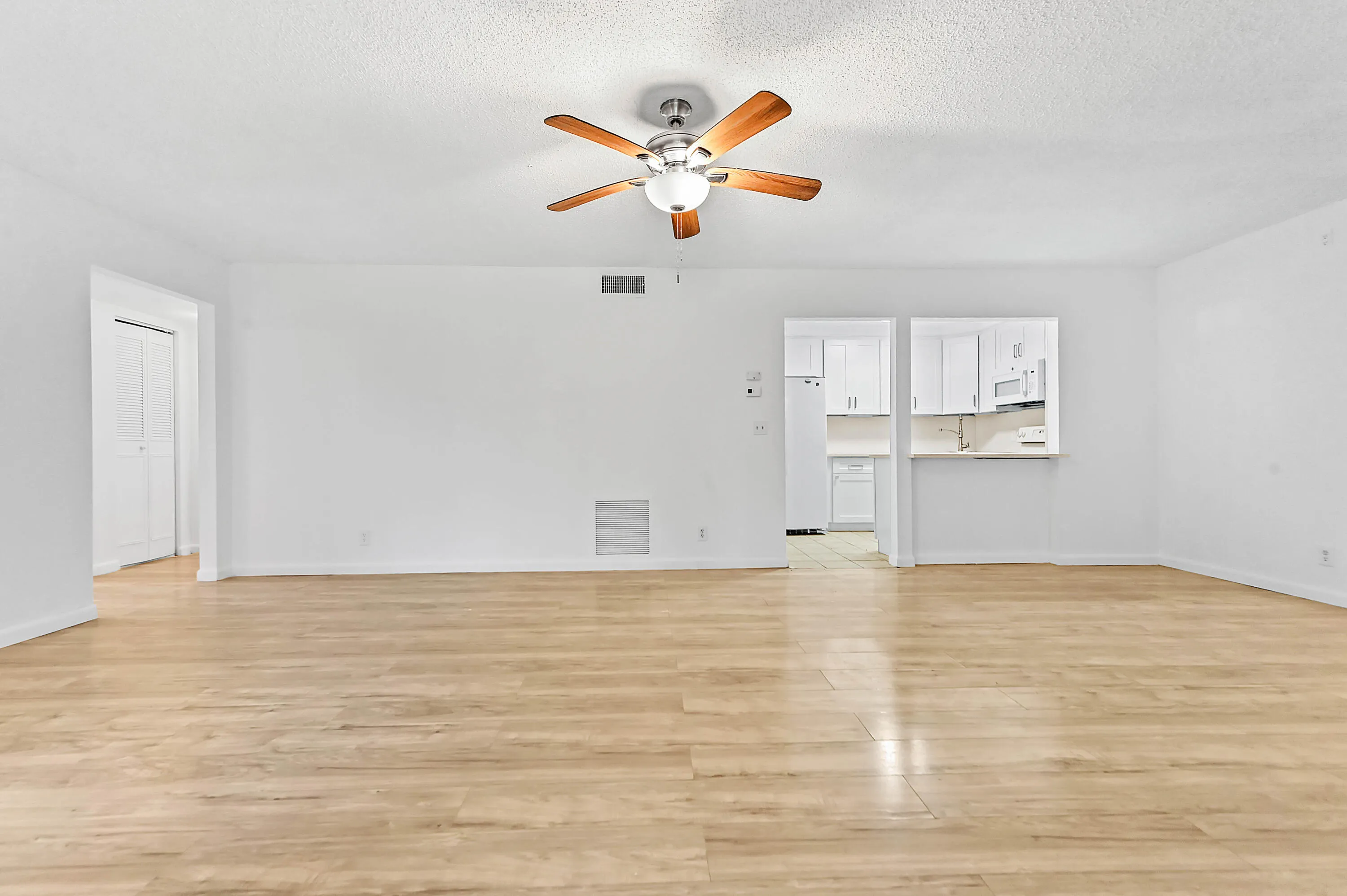 07 Living room 01