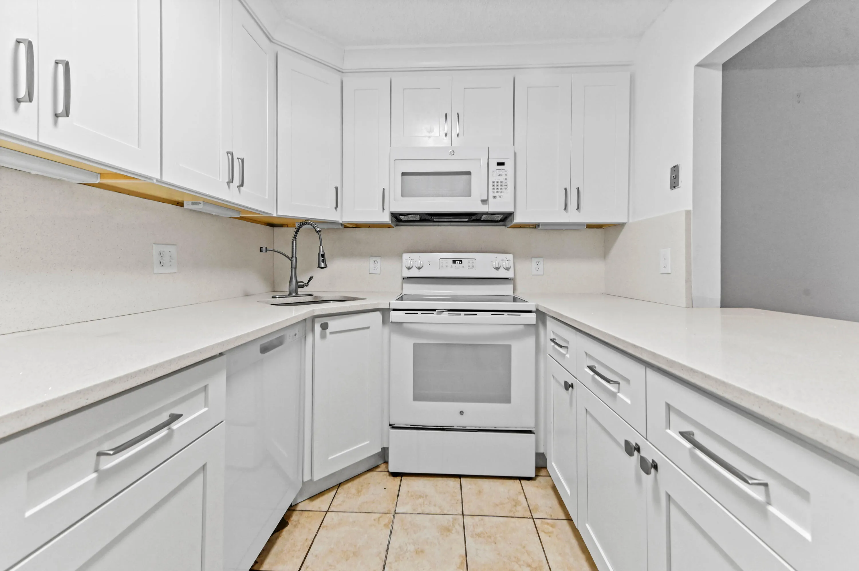 13 Kitchen 01