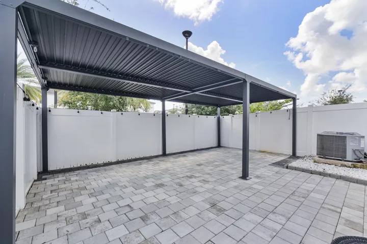 20383 Nw 5th Ct_052