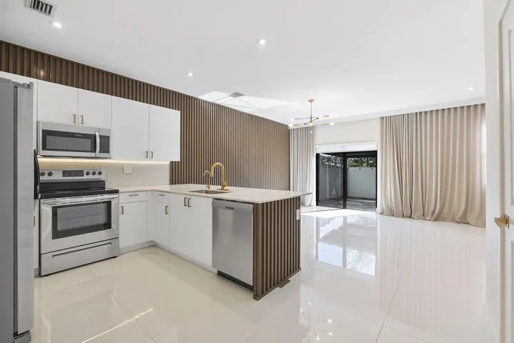 20383 Nw 5th Ct_018