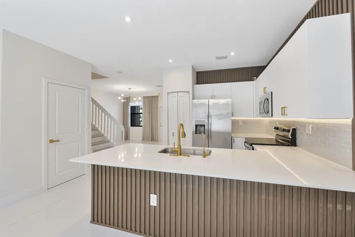 20383 Nw 5th Ct_022