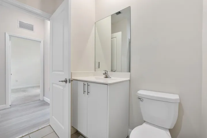 20383 Nw 5th Ct_046
