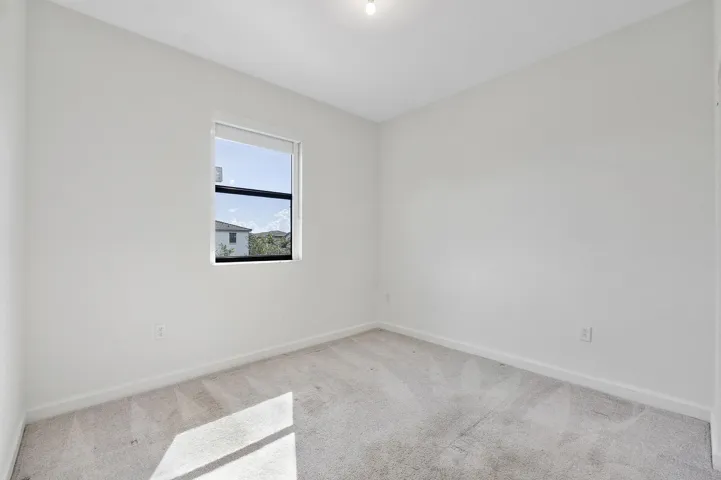 20383 Nw 5th Ct_035