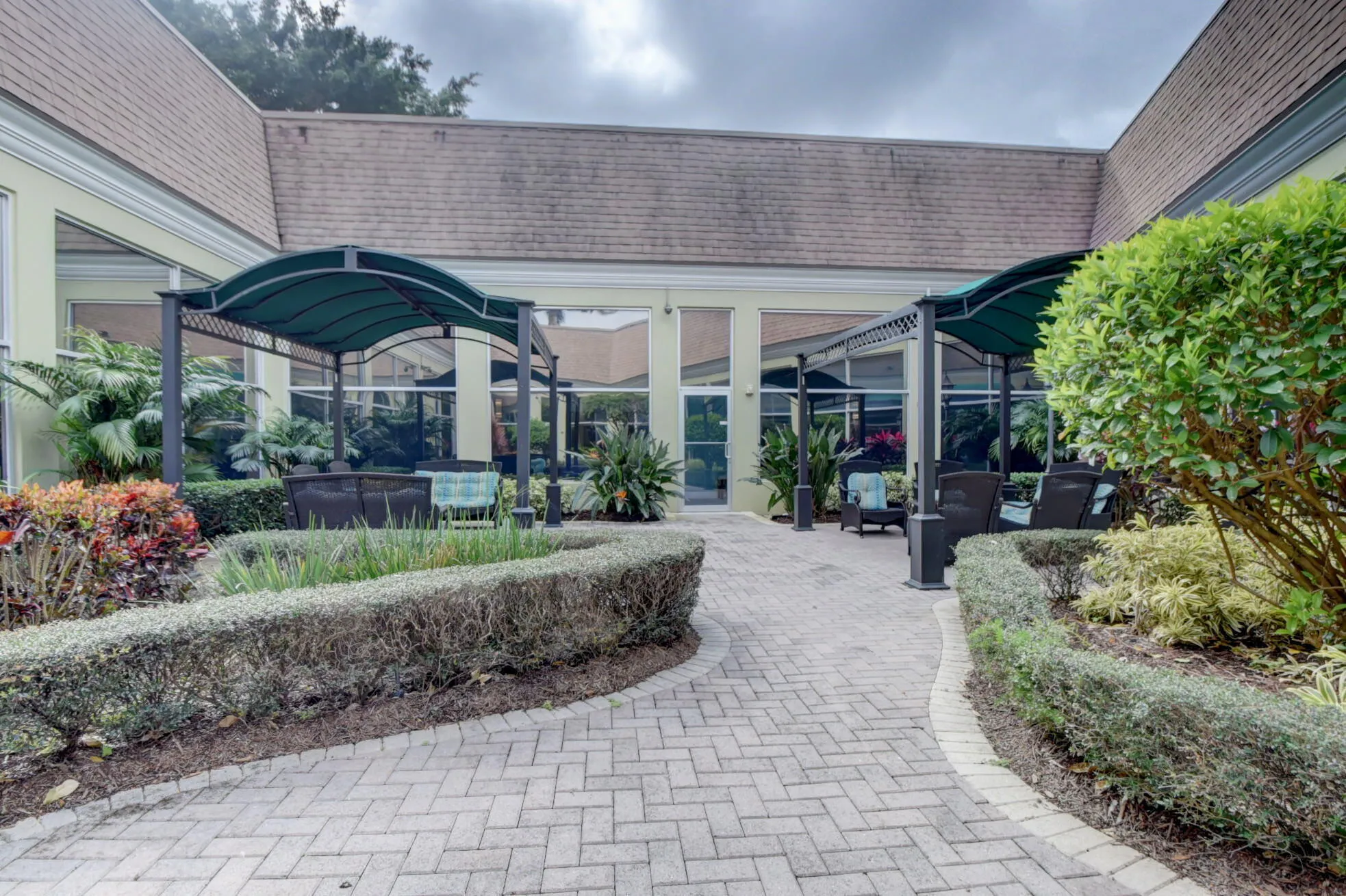 78-web-or-mls-Kings Point (37)