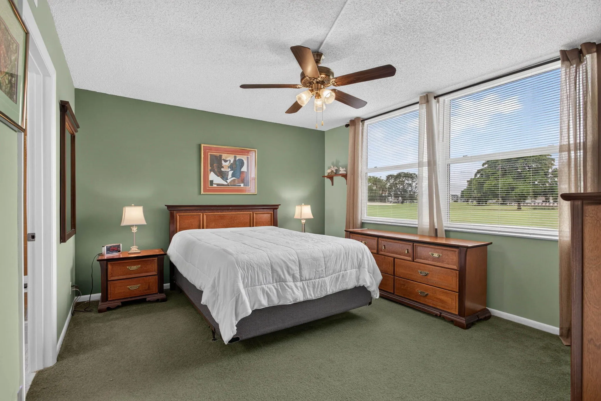 MAIN BEDROOM