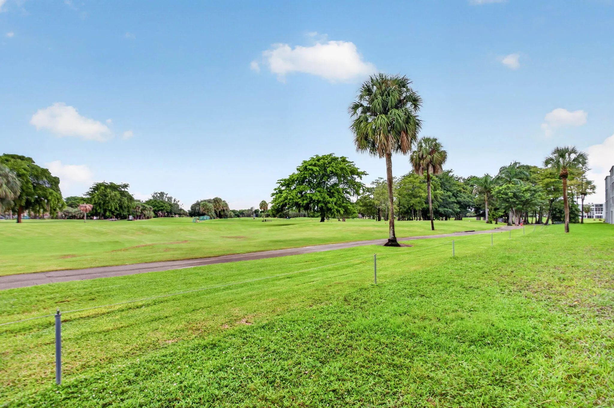 GOLF VIEW