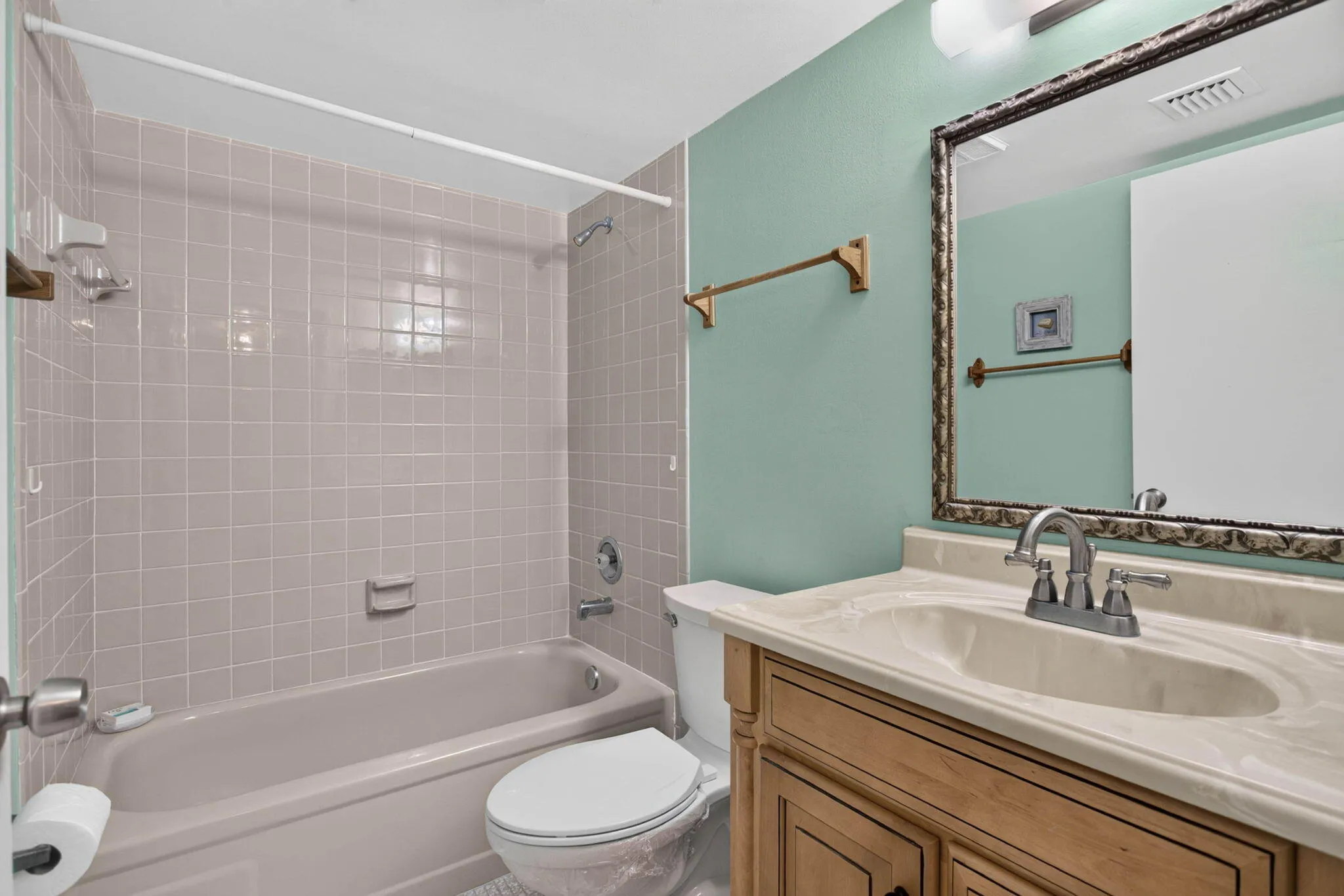 FULL GUEST BATH WITH TUB