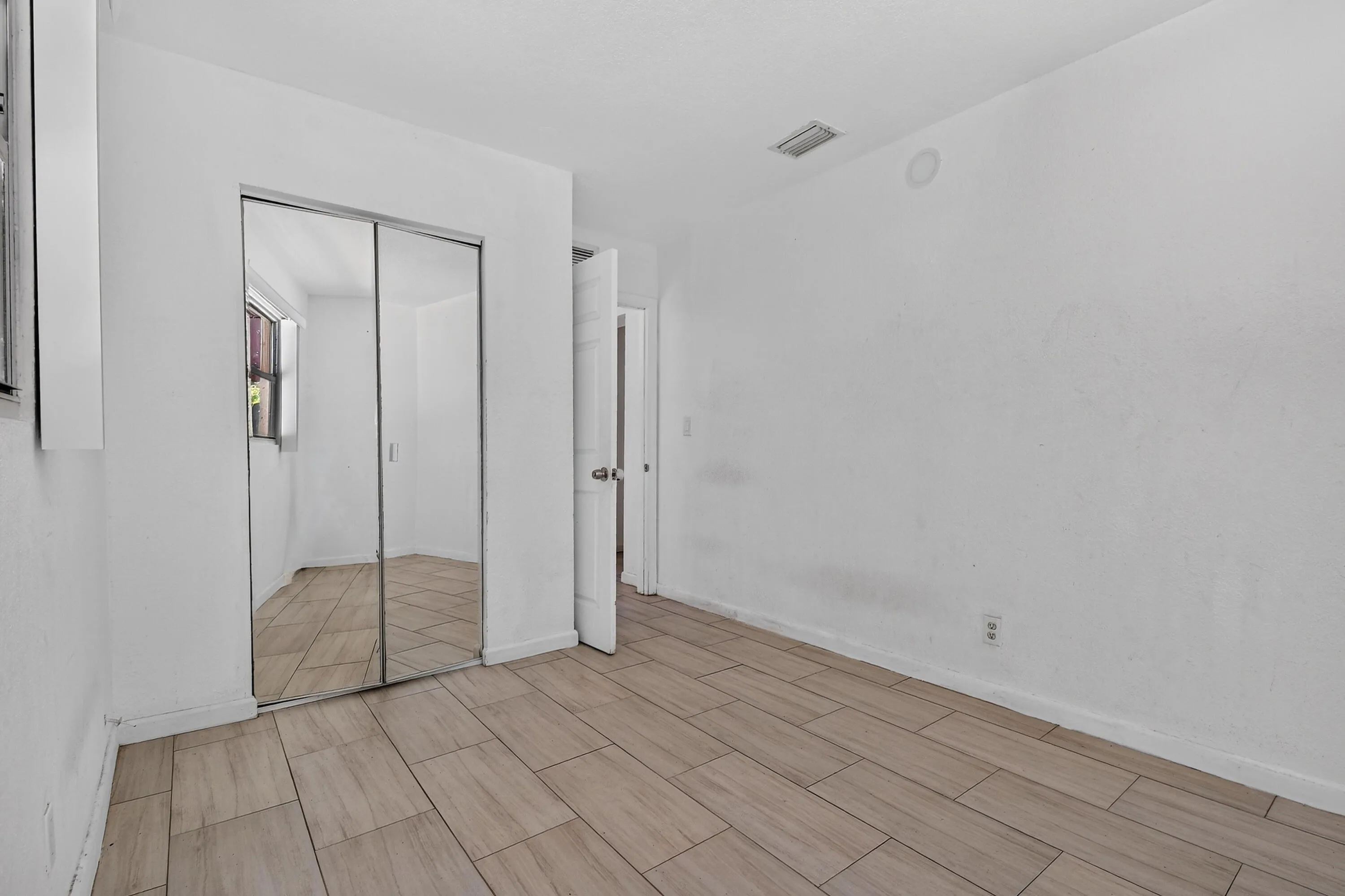 2109NE1stSt(28)