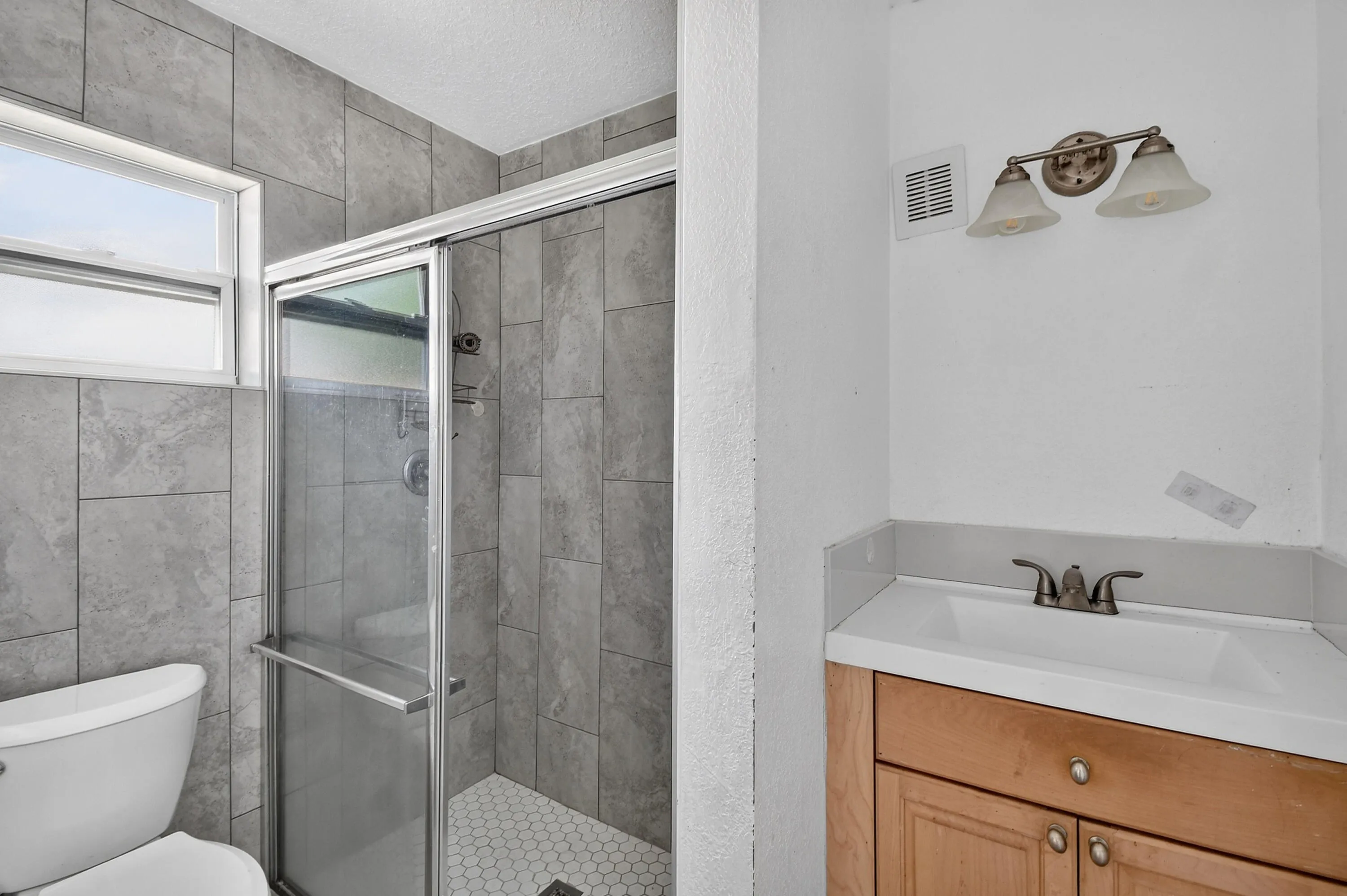 2nd Bahroom