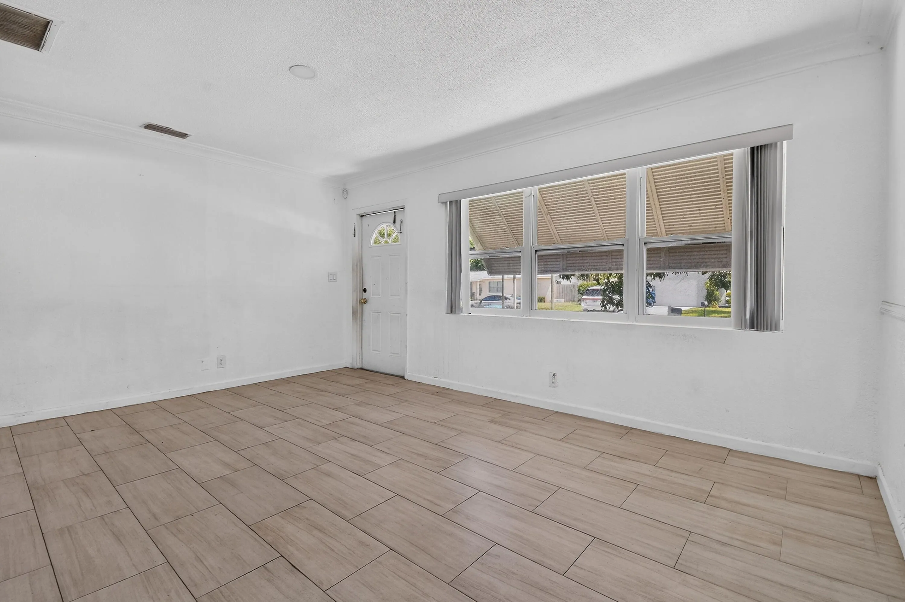 2109NE1stSt(10)