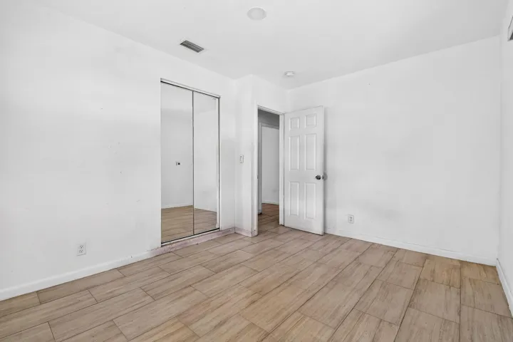 2109NE1stSt(20)