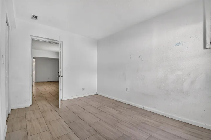 2109NE1stSt(31)