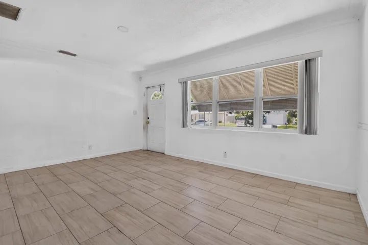 2109NE1stSt(10)