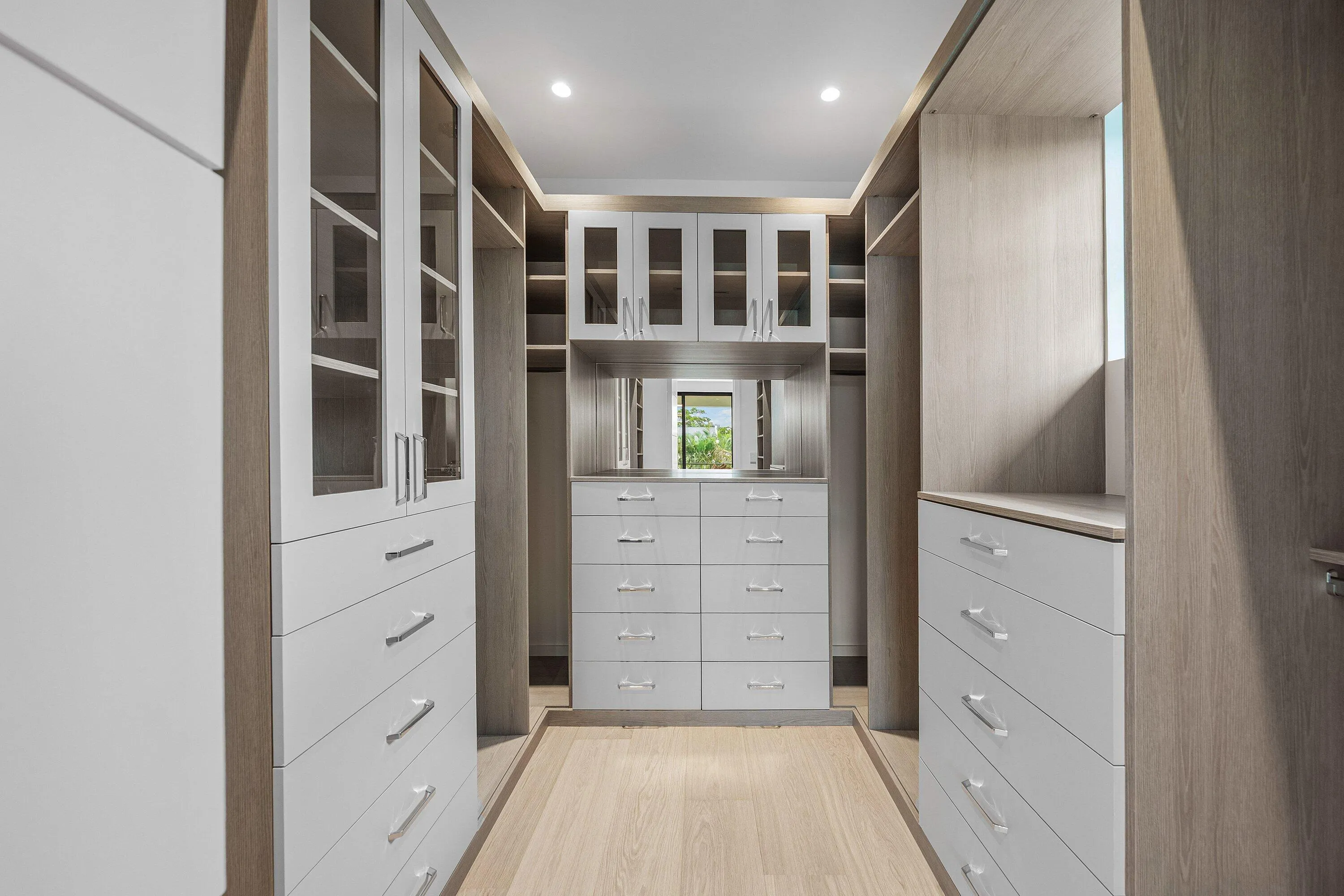 052-145AlhambraPlace-WestPalmBeach-FL-33