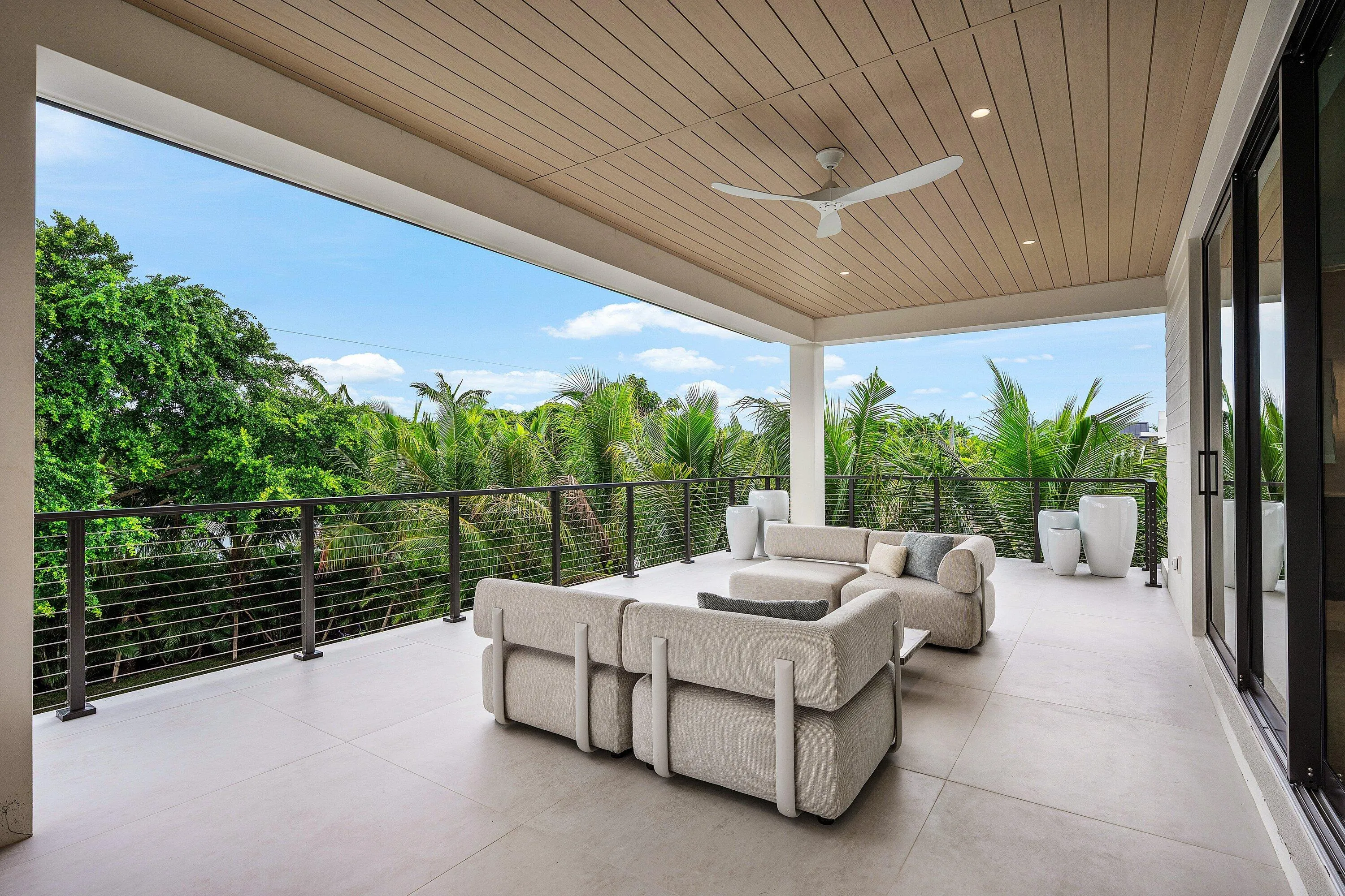 064-145AlhambraPlace-WestPalmBeach-FL-33