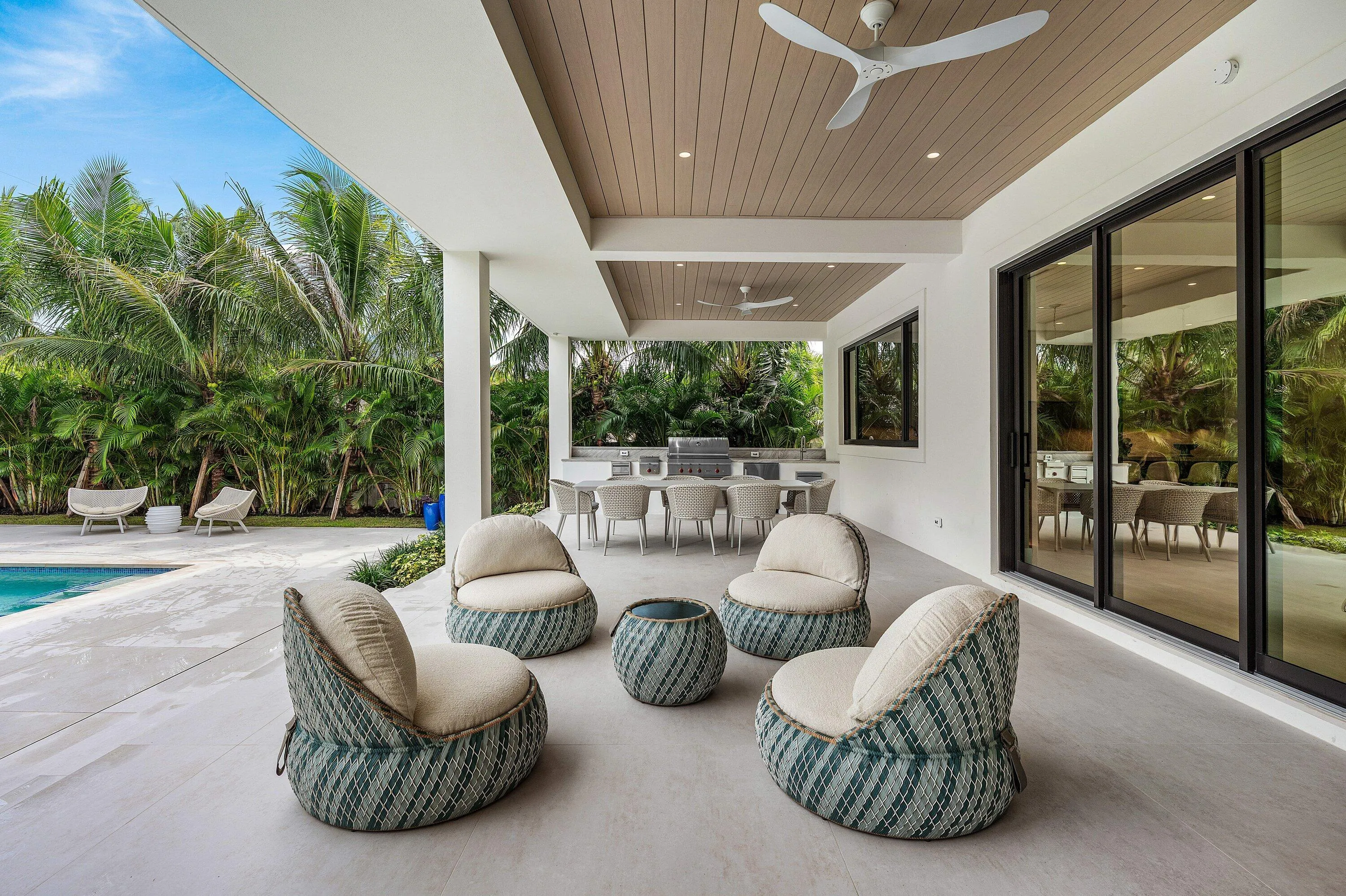 075-145AlhambraPlace-WestPalmBeach-FL-33