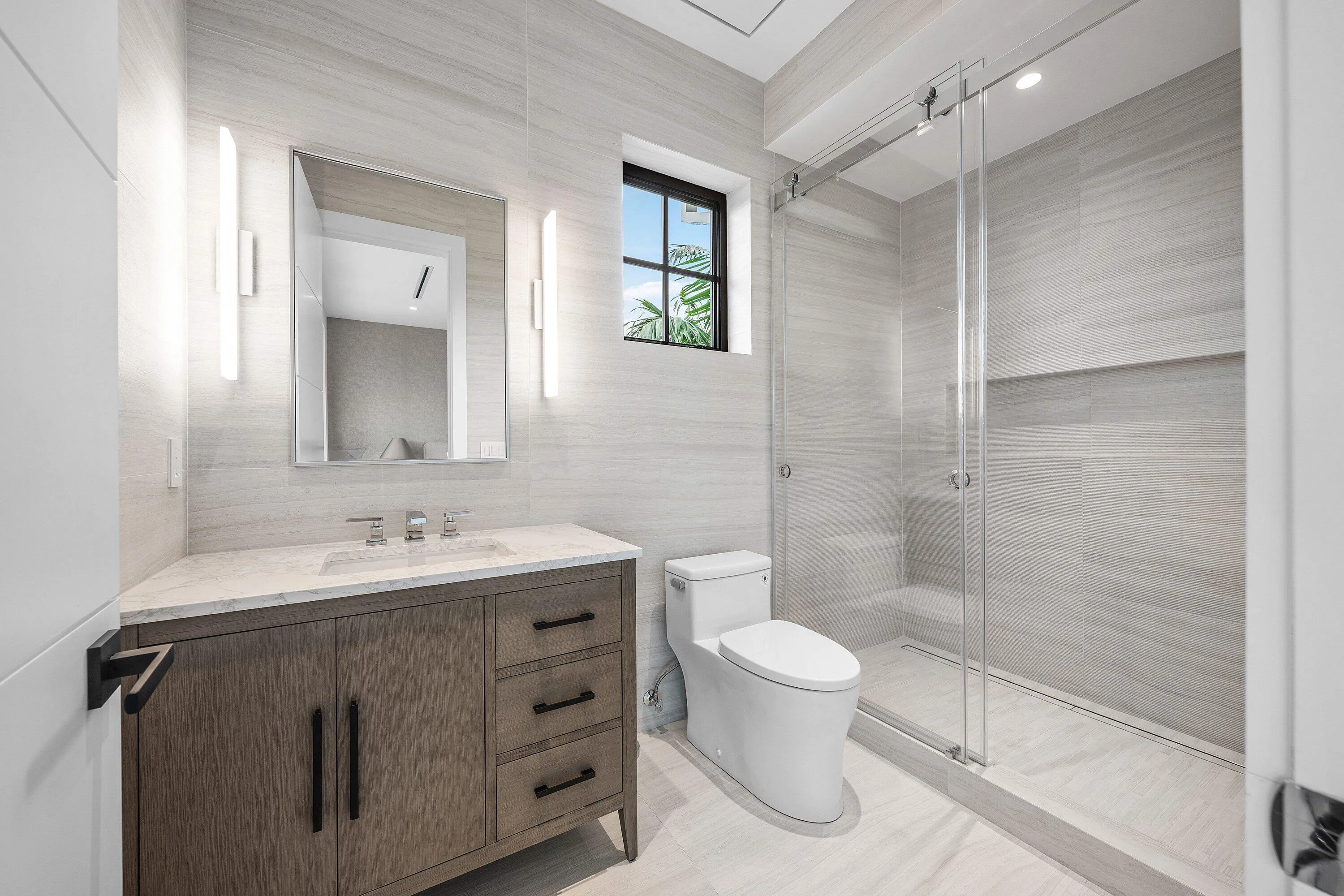 049-145AlhambraPlace-WestPalmBeach-FL-33